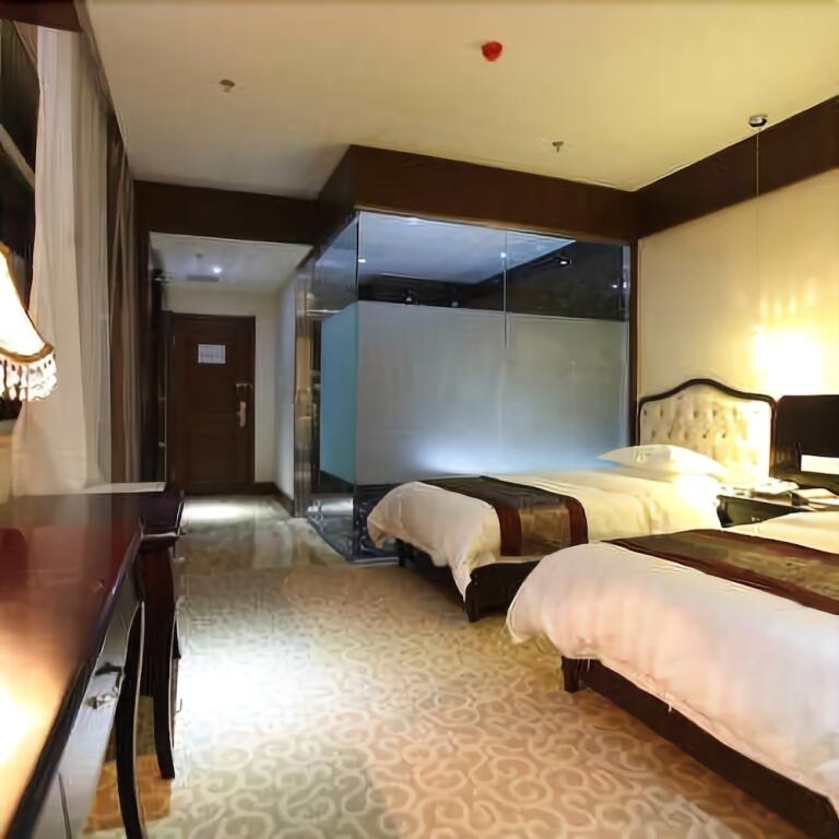 Паниин: Yiju Hotel