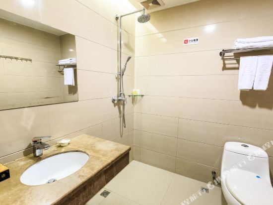 Янгиианг: Yangjiang Fangyuan Business Hotel