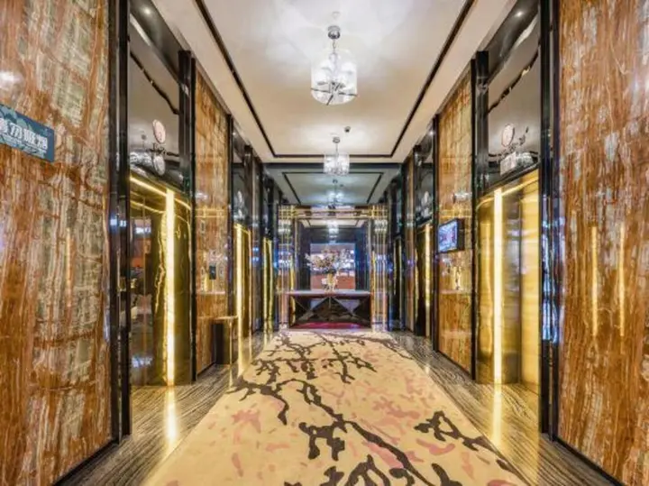 Джинченг: International Trade Hotel