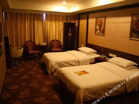 Синтай: Tianyi Express Hotel (Xingtai Railway Station Tianyi Square)