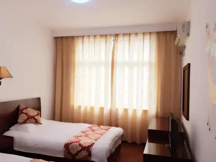 Хуаншань: Grapevine Hotel