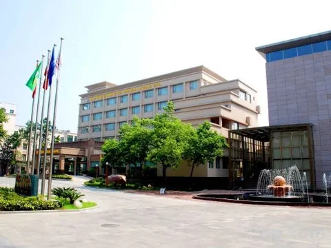 Ухань: Swiss-Belhotel Lotus Lake Wuhan