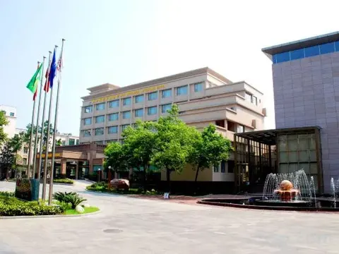 Ухань: Swiss-Belhotel Lotus Lake Wuhan