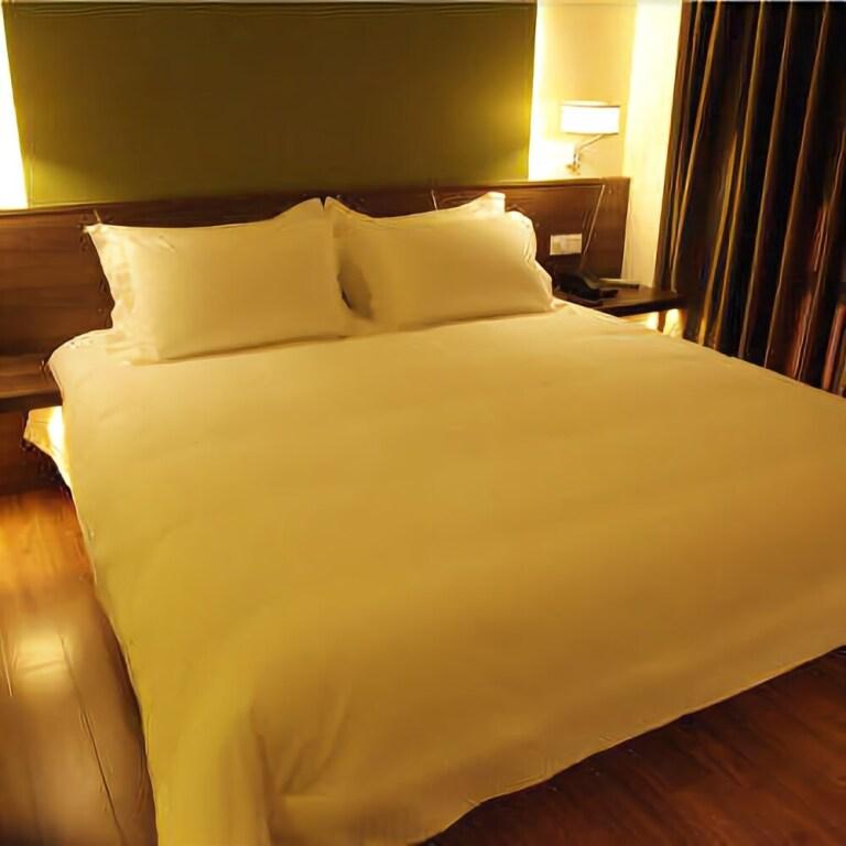 Баоцзи: Pesht Hotel