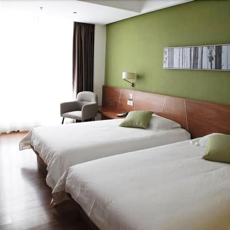 Баоцзи: Pesht Hotel