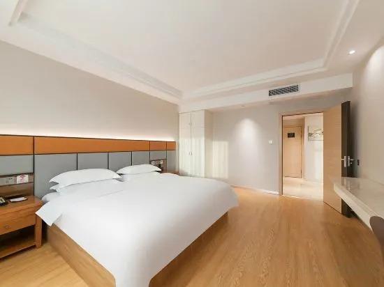 Лунъянь: Home Inn Ruibai Cloud Hotel (Longyan Railway Station Zhongshan Road Branch)