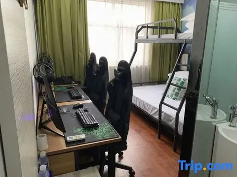 Чжэнчжоу: Junyi Hotel (Zhengzhou Railway Station West Square)