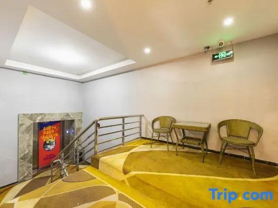 Чжэнчжоу: Junyi Hotel (Zhengzhou Railway Station West Square)