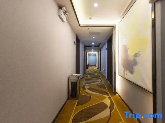 Чжэнчжоу: Junyi Hotel (Zhengzhou Railway Station West Square)