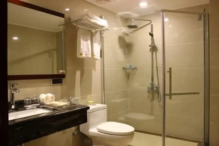 Шаогуань: Jiahua Business Hotel