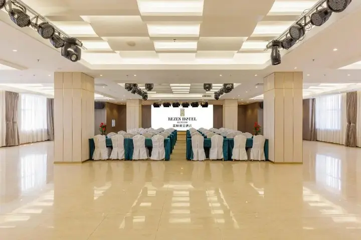 Чжанцзякоу: Rezen Hotel Bluewish Zhangjiakou Xiahuayuan