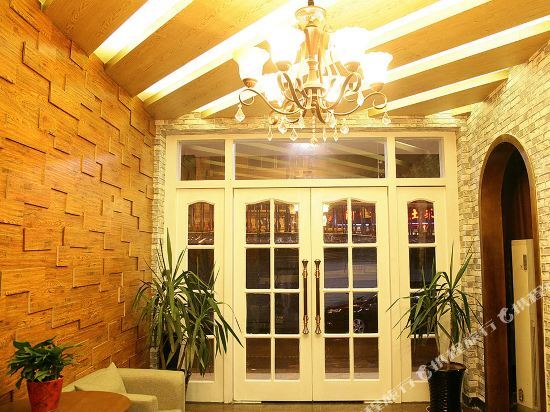 Цзясинь: Jiucheng Shiguang Wuzhen Boutique Hostel