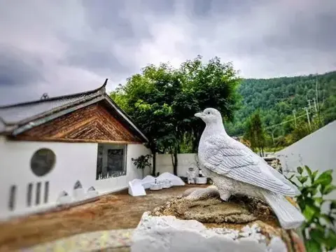 Лицзян: Cloud Chaser's Starry Lake Retreat (Luguhu Nise Pier)