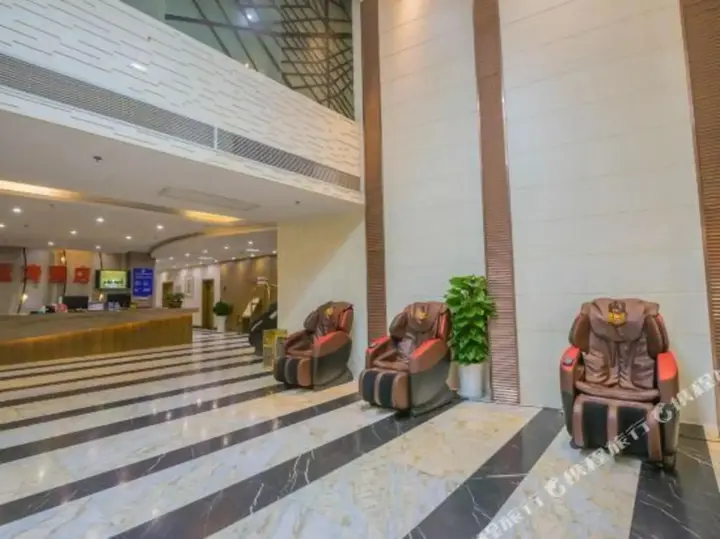Ханчжоу: Boyue Lanwan Hotel (Hangzhou Zhijiang Zhuantang Songcheng Art Institute) )