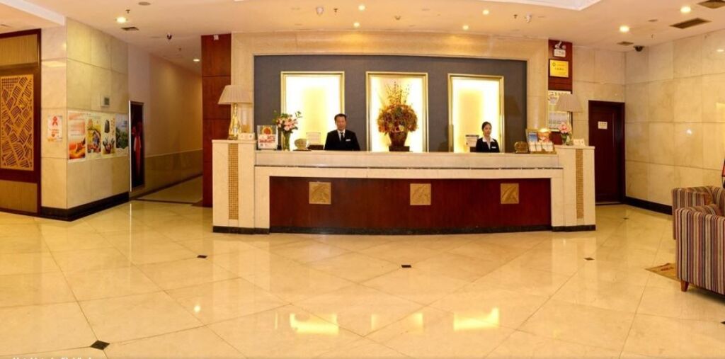 Наньнин: Mirage Hotel