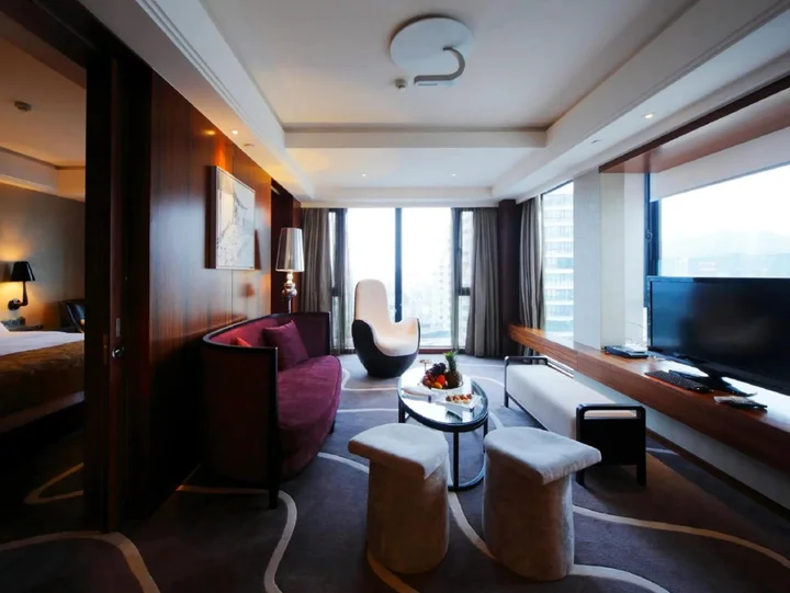 Хуаншань: DW Hotels