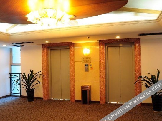 Чжаоцин: Good World Hotel