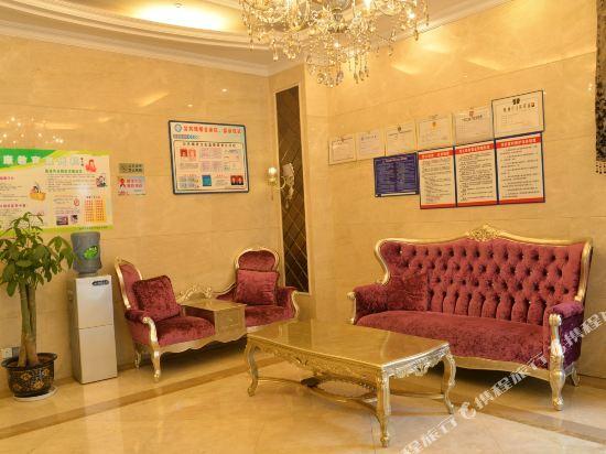Ибинь: Yibin Peninsula Holiday Inn (Rhine Spring Commercial Center)