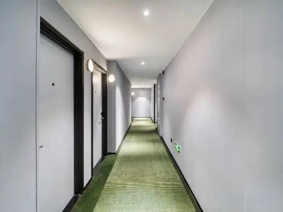 Ханчжоу: Hi Inn Hotel (Hangzhou Binjiang Jiangnan Avenue Baolong City)