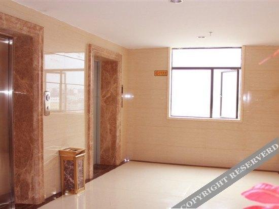 Шанграо: Qianfeng Hotel