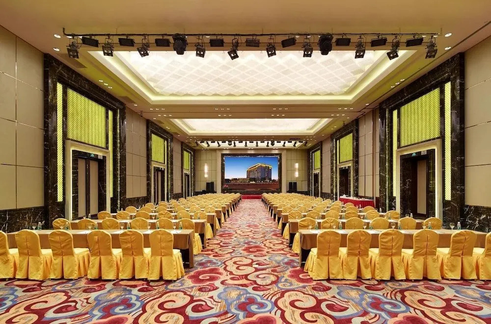 Яньчэн: Mingcheng Jinjiang Hotel