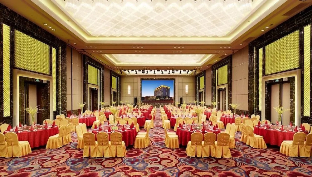 Яньчэн: Mingcheng Jinjiang Hotel