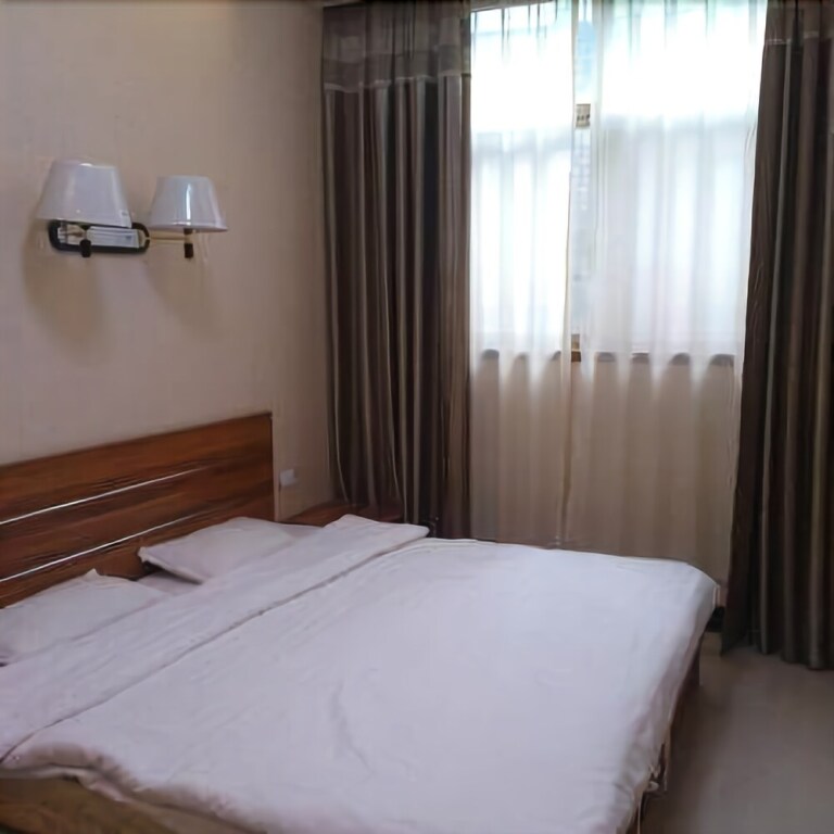 Вэйнань: Yuquan Hotel