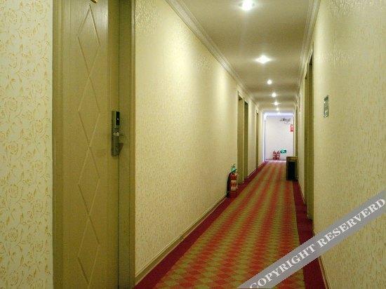 Наньнин: Yingjie Business Hotel