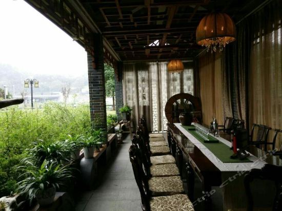 Лишуй: Mingshilou Hotel