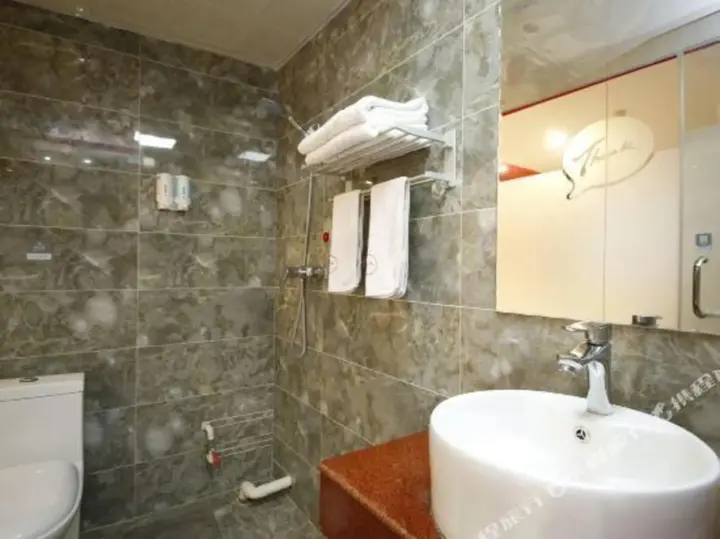 Таншань: Rujia Huayi Select Hotel (Tangshan Railway Station Nanhu Shopping Plaza)