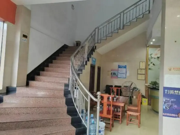 Джиангме: Yongsheng Business Hotel