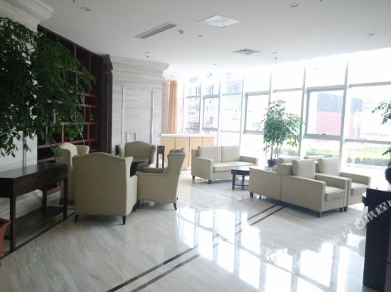 Huaya International Hotel (Weifang High-speed Railway North Station) — фото 1