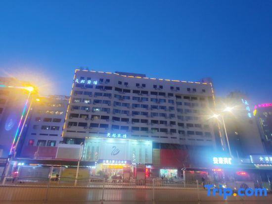 Чжэнчжоу: Swan Theme Culture Hotel (Zhengzhou Railway Station East Plaza Branch)
