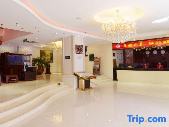 Чжэнчжоу: Swan Theme Culture Hotel (Zhengzhou Railway Station East Plaza Branch)