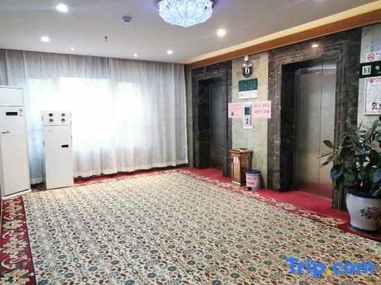 Чжэнчжоу: Swan Theme Culture Hotel (Zhengzhou Railway Station East Plaza Branch)