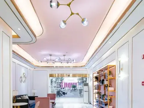 Цюнхай: Alic Inn Hotel (Qionghai Wanquan River)