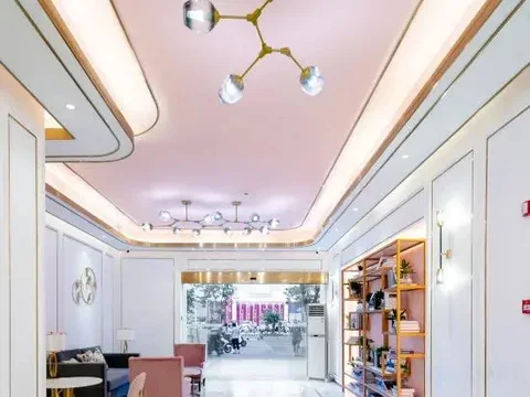 Цюнхай: Alic Inn Hotel (Qionghai Wanquan River)