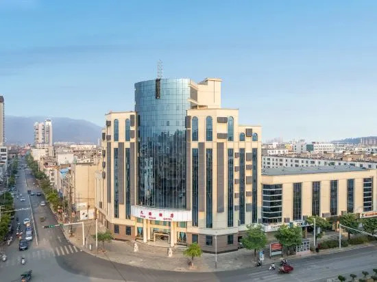 Илун: Shiping Tian Yuan Hotel