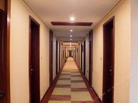 Синьсян: 新乡正阳大酒店