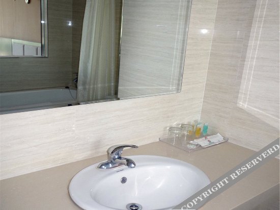 Даньдун: Longyuan Hotspring Holiday Hotel