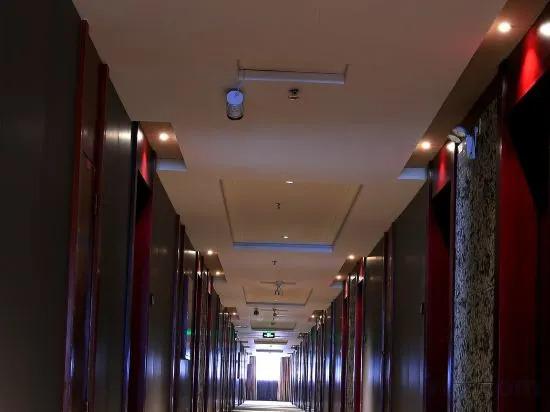 Лючжоу: Yijia San Jiang Hotel