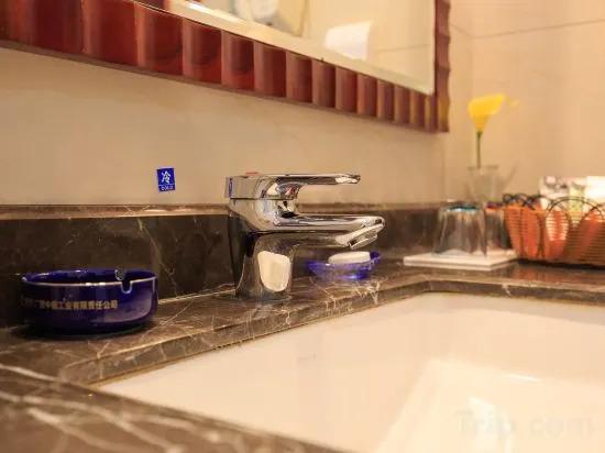 Лючжоу: Yijia San Jiang Hotel