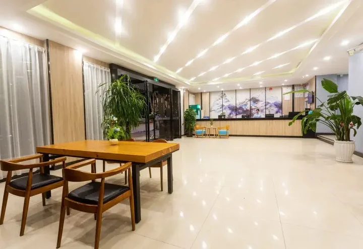Янгиианг: Baihe Hotel (Yangxi West Lake Branch)