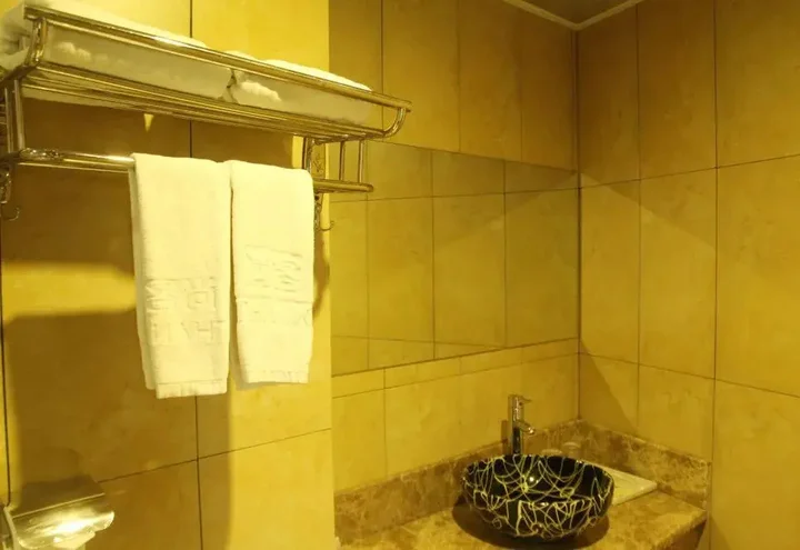 Янгиианг: Baihe Hotel (Yangxi West Lake Branch)