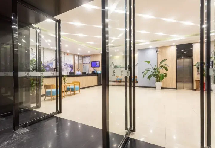 Янгиианг: Baihe Hotel (Yangxi West Lake Branch)