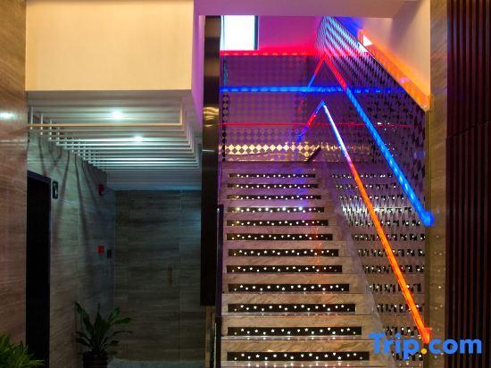 Джиангме: West Hotel