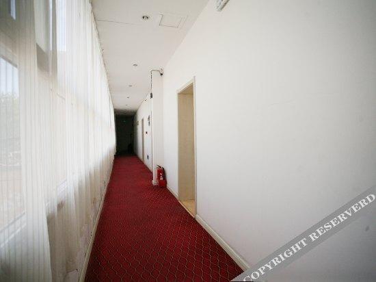 Цзиньчжун: Junyi Chain Hotel (Yuci Railway Station)