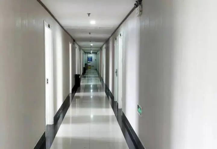 Линьи: Landi Business Hotel