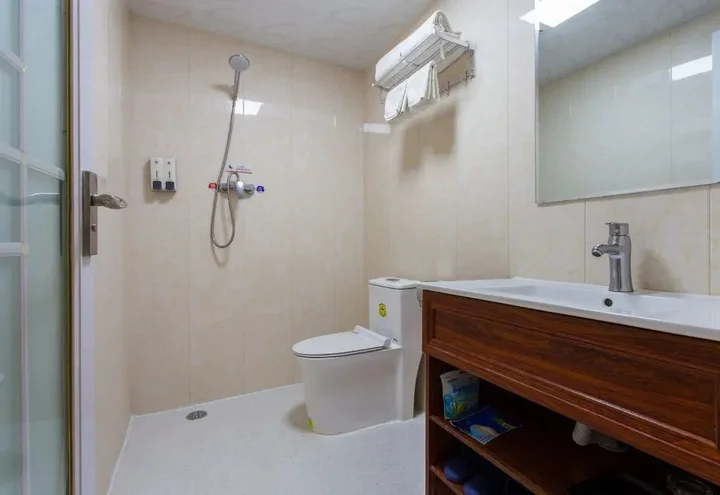 Линьи: Landi Business Hotel