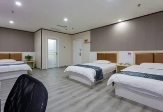 Линьи: Landi Business Hotel